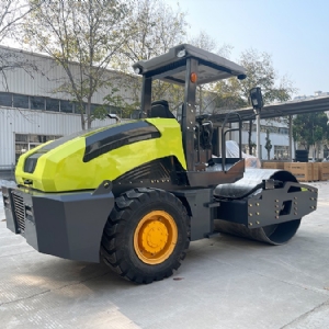 座駕壓路機(jī)STS06